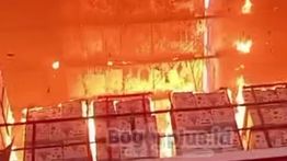 Pabrik Pembuatan Gelas Plastik di Gunung Putri Ludes Terbakar