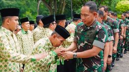 Wujud Penghargaan Pengabdian, Panglima TNI Berangkatkan Umroh Ratusan Prajurit dan ASN TNI