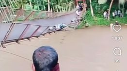 Jembatan Ambruk di Sukabumi, 5 Warga Tenggelam ke Sungai
