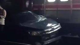 Detik-detik Mobil Tertabrak KRL di Underpass Soleh Iskandar Bogor, Kereta Sampai Terhenti