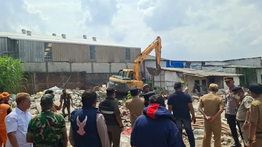 Pemkot Jakbar Bongkar Permukiman di Kalideres untuk Lahan TPU