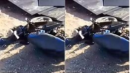 Truk Hantam Pemotor dan Warung di Pantura, 1 Orang Tewas