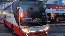 KPK Bawa 12 Pejabat ke Surabaya Usai Pemeriksaan OTT Bupati Tulungagung