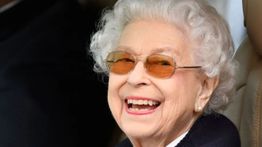 Pakaian Mendiang Ratu Elizabeth Dipamerkan untuk Pertama Kalinya