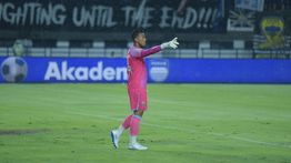 Teja Paku Alam Dekati Rekor Clean Sheet, Fokus Bawa Persib Bandung Juara