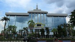 Istri Pamen Polri Pimpin Demo Gubernur-DPRD Kaltim