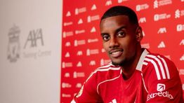 Alexander Isak Ungkap Kondisinya Semakin Baik