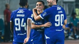 Eliano Sebut Persib Masih Berada di Jalur yang Tepat untuk Juara