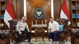 Seskab Teddy Indra Wijaya Bertemu Dirjen Hendarsam Marantoko, Bahas Program Strategis Imigrasi