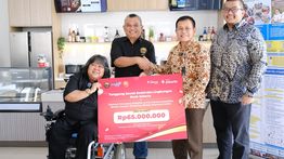 Bank Jakarta Salurkan Bantuan  Untuk Sahabat Disabilitas Binaan YaSDI