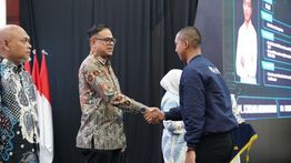 UT School Perkuat SDM Vokasi, 292 Lulusan Resmi Dikukuhkan di Jakarta