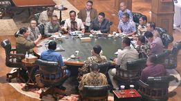 Ratas di Hambalang, Prabowo Bahas Aspirasi Pekerja hingga Peran Kampus untuk Bangun Daerah