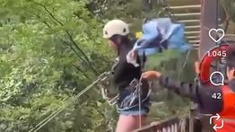 Turis Perempuan Tewas Terjatuh saat Main Flying Fox