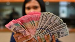Pelemahan Rupiah Picu Kenaikan Harga Impor dan BBM, Ini Penjelasan Pakar