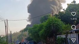 Kebakaran Hantam Limbah Plastik di Pakuhaji Tangerang