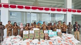Kemendagri Salurkan Bansos untuk Korban Perang Suku di Jayawijaya