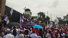 Habis Prabowo, Giliran Ribuan Guru Honorer Datangi DPR-Tuntut Diangkat jadi PNS