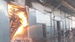 Kebakaran Gudang Plastik di Cengkareng Belum Padam hingga Hari Keempat