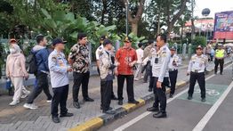 Pemprov DKI Tertibkan Juru Parkir Liar di Blok M, 13 Orang Diamankan