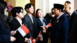Prabowo Disambut Hangat Pelajar Indonesia di Prancis: Ini Pengalaman Berharga untuk Kami