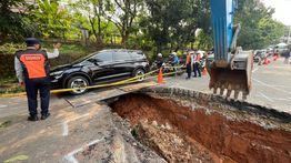 Perbaikan Permanen Jalan Amblas di Lenteng Agung Dilakukan Malam Hari