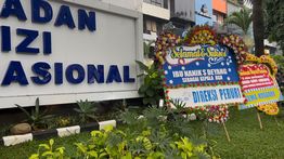 Karangan Bunga Berjejer di Kantor BGN Usai Pergantian Pimpinan