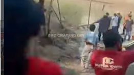 Penemuan Jasad Pria Tersangkut di Sungai Citarum Gegerkan Warga Karawang