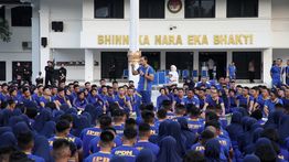 AHY ke Praja IPDN: Hard Work Beats Talent