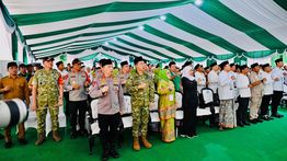Panglima TNI Dampingi Presiden Prabowo Tutup Munas Alim Ulama dan Konbes NU 2026 di Bangkalan