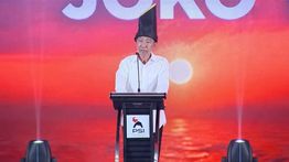 Jokowi Bertolak ke Lampung Kenakan Atribut PSI, Hadiri Rangkaian Rakorda hingga Kirab Budaya