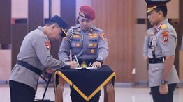 4 Perwira Tinggi Polri Naik Pangkat Menjadi Komjen dalam Upacara di Mabes Polri