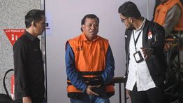 KPK Duga Suhardiman Amby Terima 2 Mobil Mewah Dalam Kasus Jual Beli Jabatan