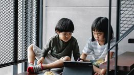 Komisi Eropa Siapkan Usulan Larangan Media Sosial bagi Anak di Uni Eropa