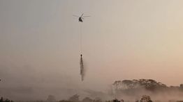 BNPB Intensifkan Water Bombing untuk Jinakkan Kebakaran TPA Jatiwaringin