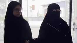 Momen Haru Celine Evangelista Lepas Putri Sulungnya Masuk Pondok Pesantren