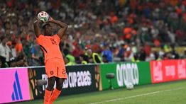 Real Madrid Datangkan Denzel Dumfries