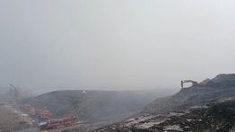 Ratusan Personel dan 3 Helikopter Water Bombing Masih Padamkan Kebakaran TPA Jatiwaringin