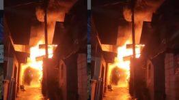 VIDEO: Kebakaran Hantam Rumah Warga di Pamulang, Pemilik Dilarikan ke RS