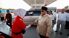 Petugas Pertamina Bangga Jadi Saksi Sejarah Peluncuran B50, Akui Gugup Didatangi Prabowo