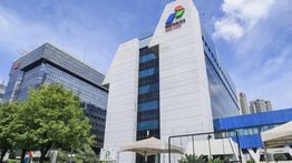Pertamina Patra Niaga Berhentikan AMT yang Kedapatan Merokok Saat Mengemudi Mobil Tangki