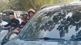 Pria Tewas Usai Hantam Tiang di Cipondoh