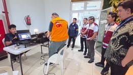 OJK Serahkan Tersangka dan Barang Bukti Kasus PT Asuransi Jiwa Prolife ke Kejari Jakarta Selatan