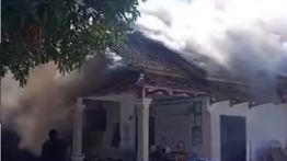 VIDEO: Gudang Air Mineral Terbakar Hebat