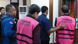 Kejagung Limpahkan 4 Tersangka Kasus Korupsi PT AKT ke Kejari Jakarta Pusat
