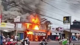 VIDEO: Dua Ruko di Bandar Lampung Ludes Terbakar