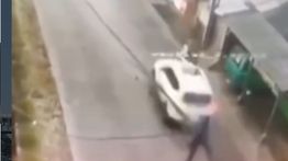 VIDEO: Toyota Rush Hantam Ayah dan Anak Sampai Tewas di Cilegon