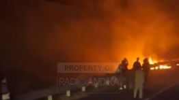 VIDEO: Bus Ludes Terbakar di Tol Madiun