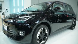 Mobil Listrik GAC Aion UT Black Melantai di GIIAS 2026, Dibanderol Mulai Segini