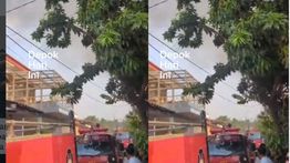 VIDEO: Kebakaran Hebat Hantam Rumah Mewah di Tapos