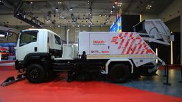 Isuzu GIGA FVR Road Sweeper Hadir di GIIAS 2026, Dukung Kota Lebih Bersih